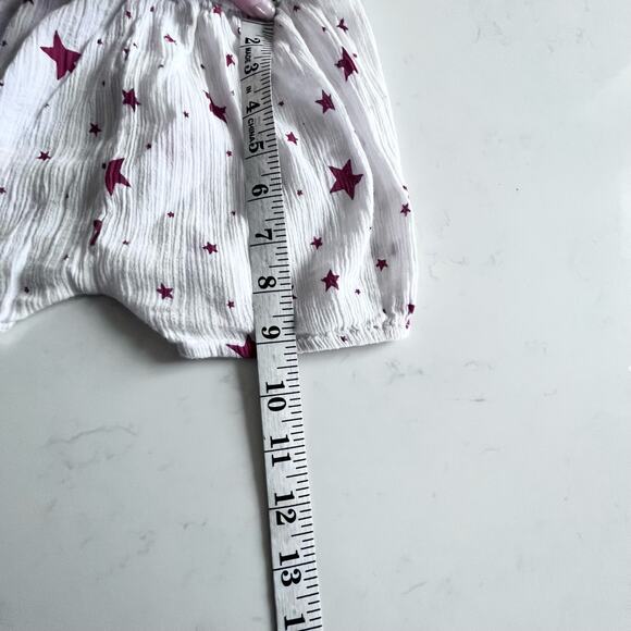 Louis Louise white muslin drop crotch shorts with red stars Unisex 12 months - Picture 4 of 8